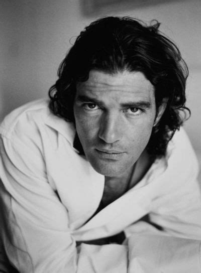 Antonio banderas no papel de el zorro. Pin by Heather Calvert on Beautiful faces | Celebrities ...