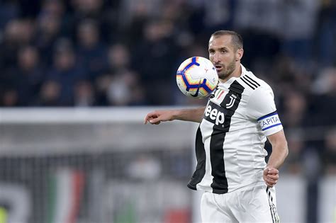 Gioco a calcio nella juventus e nella nazionale italiana. Why Losing Giorgio Chiellini To Injury Could Be Disastrous ...