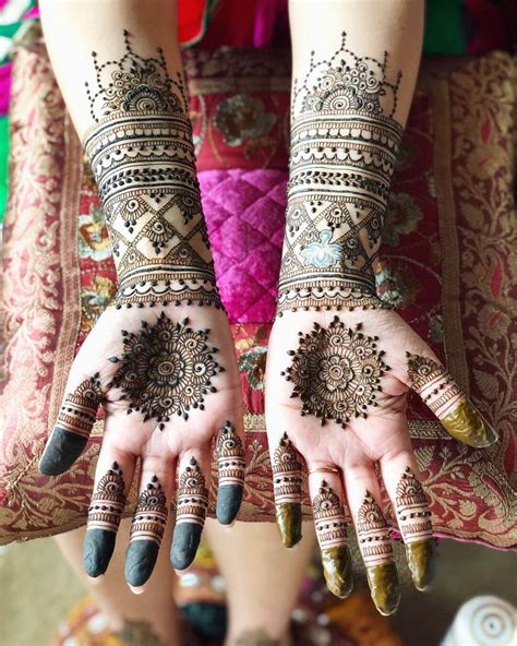The finger top is arranged and filled according to mehndi that looks. Minimalistic Mandala Mehendi Designs For Intimate Weddings ...
