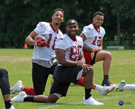 Docson data finns på oljecenter i malung hela dagen. Redskin WR's Josh Docson (18), Jamison Crowder (80), and S ...