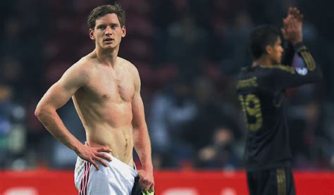 I am no expert in programming or spreadsheets (if you dont count doing one semester of programming when i was 15). Jan Vertonghen | Shirt swaps should be mandatory | Sports ...