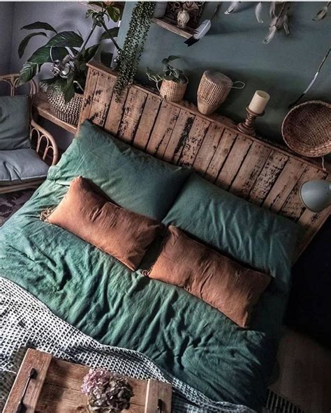 Check out our rust linen bedding selection for the very best in unique or custom, handmade pieces from our duvet covers shops. Dark emerald green and rust colored bedding | Home bedroom ...