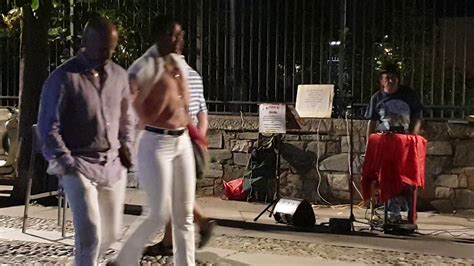Testo e musica di gino paoli canzone partecipante al cantagiro.1963. Sapore di sale Silvano - YouTube