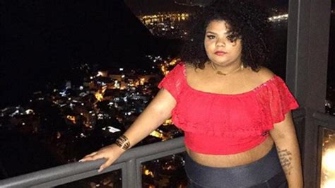 Na ponta do pé lança um olhar de pecado hoje eu vou me acabar no samba então abre a roda pro meu bem sambar. Filha de 15 anos de Arlindo Cruz está grávida - Famosos ...