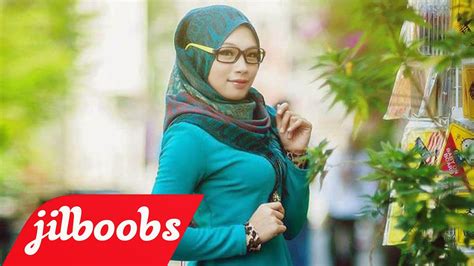 Poto cewe pake baju ketat / 13 foto sma berjilbab cantik dan. Hampir Bugil