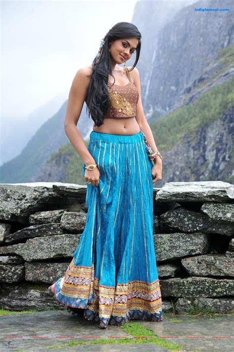 Karthika was born as lidiya jacob. Karthika Nair Actress photo,image,pics and stills - # 98205