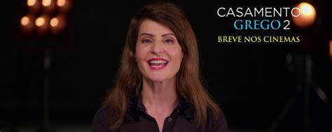 Toula (nia vardalos) e ian (john corbett) continuam casamento grego 2. Casamento Grego 2: Nia Vardalos arrisca um português para te convidar para assistir ao filme ...