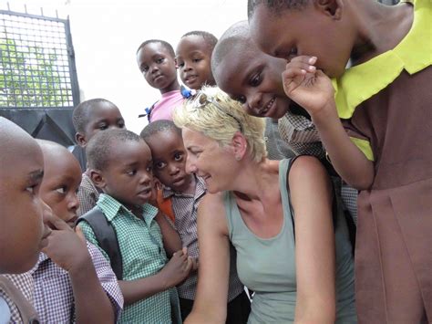 Bei einem busunglück in tansania sind mindestens 34 menschen getötet worden, unter ihnen 29 kinder. Weltladen unterstützt Kinderhort in Tansania - Manager für ...