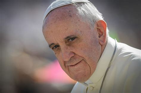Ora Papa Francesco non piace più alle lobby gay - L'intraprendente | L ...