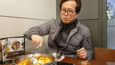 황교익&홍신애, 수요미식회 맛집 사비로 간다! 강신우의 닥치Go"입에 착착 달라붙네"…황교익과 떡볶이 ...