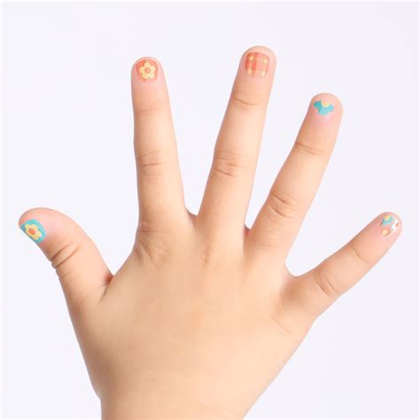Prepara as unhas, balanceia o ph e esteriliza as mesmas, o que proporciona maior aderência.fórmula desenvolvida pela magic nails para garantir a preparação. Editor's Pick: Magic Pick Nail Stickers | Earnshaw's ...