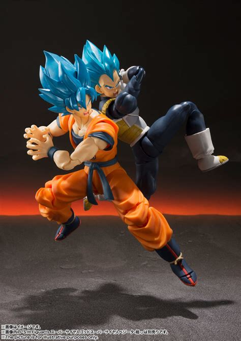 Standing about 6 inches tall, the highly articulated super saiyan vegito figure includes several interchangeable accessories. S.H. Figuarts: Super Saiyan God Super Saiyan Son Goku ...
