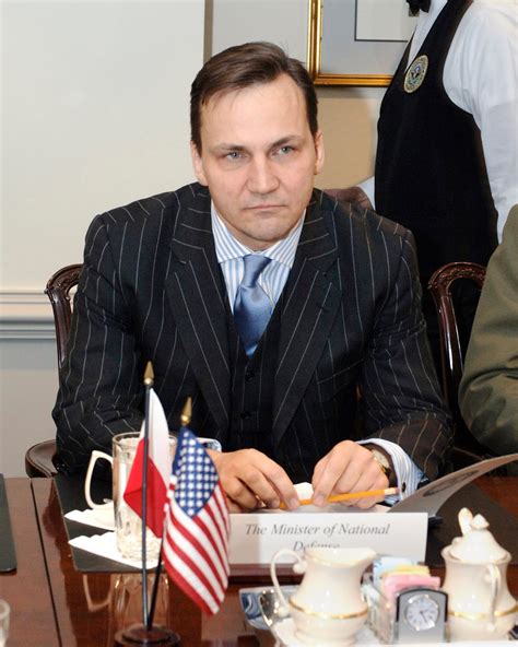 Born 23 february 1963) is a polish politician and journalist who is a member of european parliament. KWADRATURA KOŁA POLITYKI: Radosław Sikorski piętnuje to ...