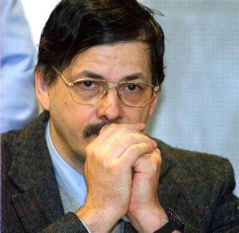 Marc dutroux (born 6 november 1956) is a belgian serial killer and child molester, convicted of having kidnapped, tortured and sexually abused six girls from 1995 to 1996, ranging in age from 8 to 19, four. Kindermörder: Marc Dutroux schreibt einen Brief an seine ...