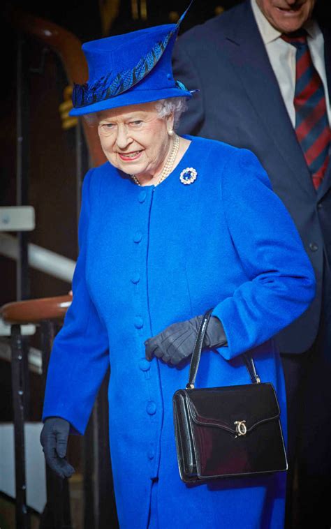 Elizabeth ii), полное имя — елизаве́та алекса́ндра мари́я (англ. Королева Елизавета Вторая - Queen Elizabeth ll фото №683647
