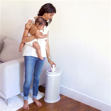 Under the ubbi name, you will the ubbi diaper pail is renowned for its ability to achieve maximum odor control and appreciated for offering the. Ubbi Luieremmer - Wit | HVC