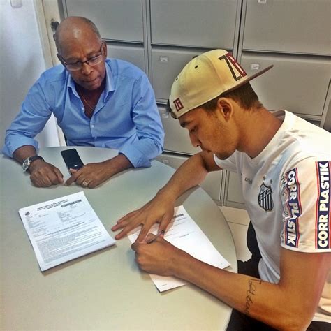 Vitória, são caetano, portuguesa e bragantino. Goleiro Filipe Costa, revelação da base do Santos FC ...