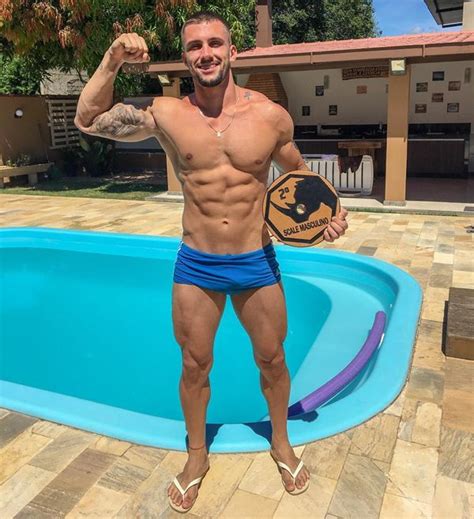 Arthur picoli, do bbb 21, é um instrutor crossfit que tem muito a dizer neste big brother brasil. BBB21: As primeiras fotos quentes de Arthur Picoli ...