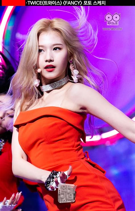 10+ Times TWICE's Sana Showed Her Cute AND Sexy Side In Pretty Chokers ...