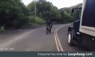 You're failing because you're doing it wrong. Hurry! Get into the car - LoopAway.com | Funny, Ouch