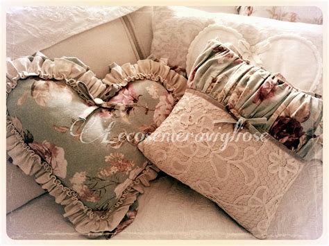 I cuscini da arredamento sapranno rendere l'intero ambiente più accogliente e vivace! tende cuscini complementi di arredamento shabby chic e ...