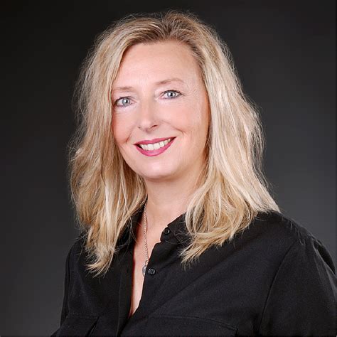 Die berlin hyp bietet umfassende immobilienexpertise für gewerbliche investoren. Dörthe Kunze - Senior Kreditanalyst im Bereich ...