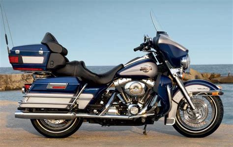 Financing offer available for used harley‑davidson ® motorcycles financed through eaglemark savings bank (esb) and is subject to credit approval. 2004 Harley-Davidson FLHTCUI Ultra Classic Electra Glide ...