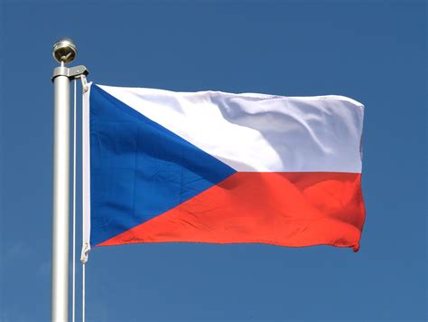 Sie haben die auswahl zwischen über 40 verschiedenen landesfahnen. Tschechien Flagge - Tschechische Fahne kaufen ...