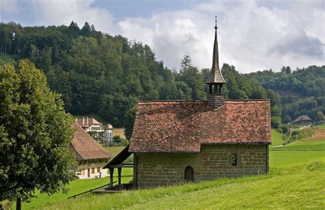 Guests can have a drink at the. Reformierte Kirche Burgdorf: Bartholomäuskapelle