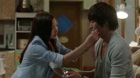 Her big sister contracts the city hunter. City Hunter: Episode 7 » Dramabeans Korean drama recaps