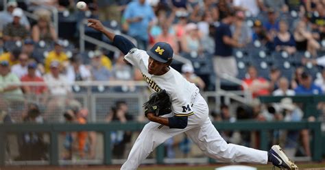 Georgia tailback d'andre swift scored after catching a pass in the vanderbilt game. Michigan baseball falls to Vanderbilt in game two of ...