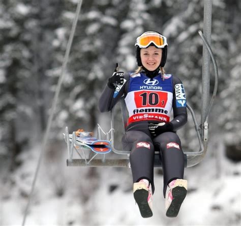 Skispringerin chiara hölzl spricht im portrait kurz vor saisonbeginn über ihre anfänge im skispringen, ihre liebe zu tieren, ihre größte motivation und gibt. Chiara Hölzl gewinnt mit erst 15 Jahren Edelmetall - Lungau