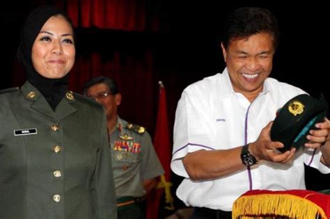 Seperti diketahui umum, nurul hidayah ahmad zahid merupakan anak perempuan kepada timbalan perdana menteri malaysia ahmad zahid hamidi. ZAKRI ALI: Nurul Hidayah Dapat Dato' Bukan Kerana Jasa ...