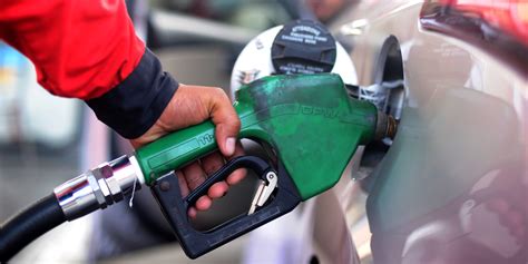 Dans la deuxieme phase la hauteur de puissage et en générale compensée par la reinjection des dechets de rafinage a l'autre extremité de la poche puisée. Pétrole : baisse des prix à la pompe