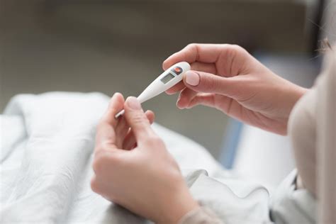 Thermometer basal ini dapat digunakan secara oral, per vagina, atau melalui metode ini mengamati tiga indikator kesuburann yaitu perubahan suhu basal tubuh, perubahan mukosa/ lendir serviks, dan perhitungan masa subur. Ciri Masa Subur Dapat Dikenali Dengan Cara Ini - Alodokter