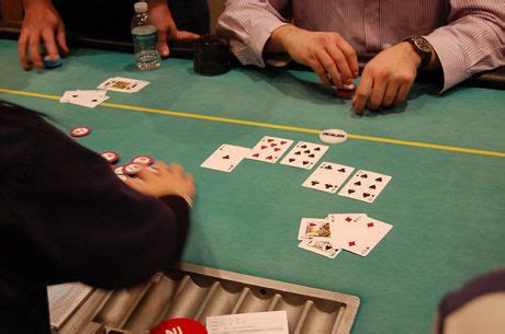 The goal of the game is to win the pot, which can be obtained either by knocking out opponents in the trading or by how to play free 5 card draw poker for beginners. How to Play 5 Cards Draw Poker Rules | PokerNews