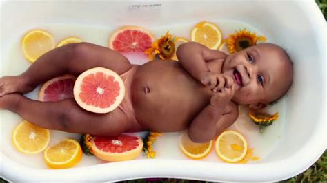 Let this mixture settle for about 10 to 15 minutes. HOW TO MAKE A MILK BATH FOR BABY PHOTOSHOOT - YouTube