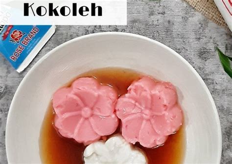 Untuk membuat bubur sum sum dengan warna hijau biasanya menggunakan daun suji atau pasta pandan. Resep Bubur Sumsum Daun Suji / Cara Membuat Bubur Sum Sum ...