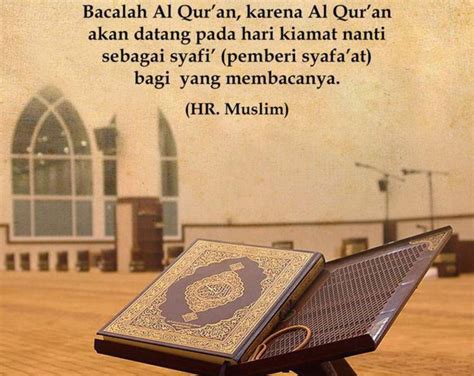 وَاتَّخَذُوا مِن دُونِ اللَّهِ آلِهَةً لَّعَلَّهُمْ يُنصَرُونَ. Waktu Membaca Surat Al Mulk - Rajiman