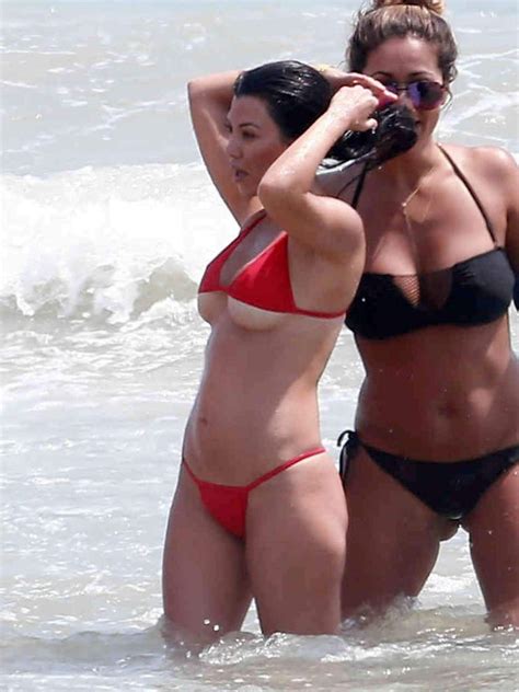 Kourtney mary kardashian (born april 18, 1979) is an american t.v. Kim Kardashian & Kourtney Kardashian - CelebzToday