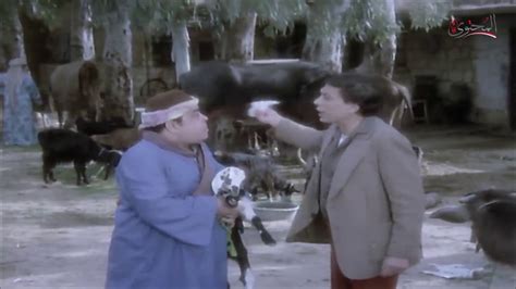 عادل امام بيضحك بجد في فيلم رمضان فوق البركان 🤣 - YouTube
