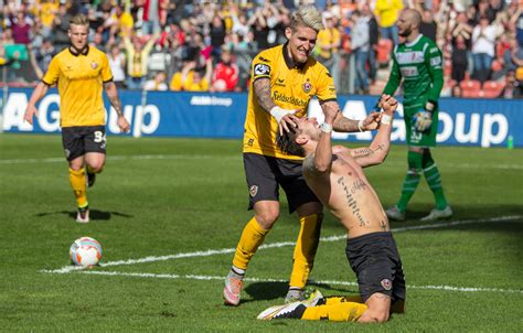 Alle infos zum verein dynamo dresden ⬢ kader, termine, spielplan, historie ⬢ wettbewerbe: Dynamo Dresden: Nur noch ein Schritt bis zum Aufstieg ...