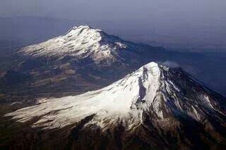 It is linked to the twin volcano of iztaccihuatl to the north by the high saddle known as the paso de cortés. Los volcanes!!! El popo y el izta!!! | Volcanes, Lugares ...