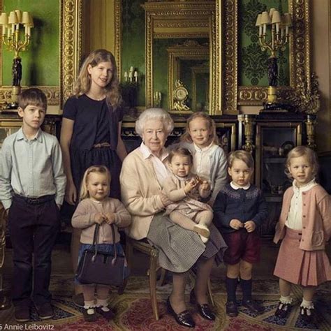 A rainha elizabeth ii assumiu o trono britânico em 1952, sendo coroada em 1953. Rainha Elizabeth II, da Inglaterra, completa hoje 90 anos ...