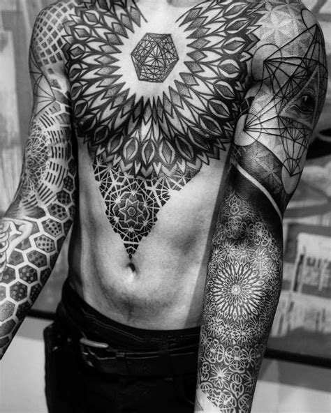 Awesome take on a demon head by rich hadley at sacred electric tattoo. Tattoo Artist Turns Nature's Geometric Patterns into ...