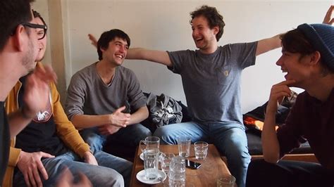 Polyamory schweiz polyamory deutschland polyamoroes bedeutung polyamorie plattform polyamorie erfahrungsberichte. AnnenMayKantereit über die grosse Liebe, Polyamorie und ...