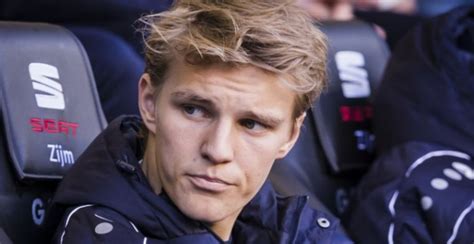Он играет на позиции атак. Odegaard: "Ik vind het bijvoorbeeld vreemd dat mensen soms ...