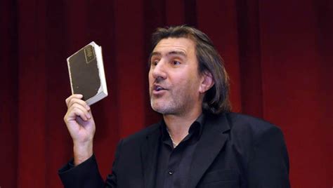 Károly eperjes (born 17 february 1954 in hegykő) is a kossuth prize winner hungarian stage and film actor, member of the national theatre in budapest. Az igazat mondd, ne csak a valódit - Eperjes Károly estje Veszprémben - Színház.hu