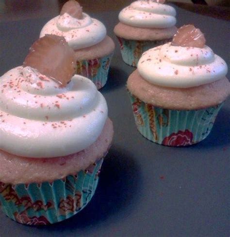 Like, i've made they were a hit! Duncan Hines StrawBerry Cupcakes *Prize Winner ...