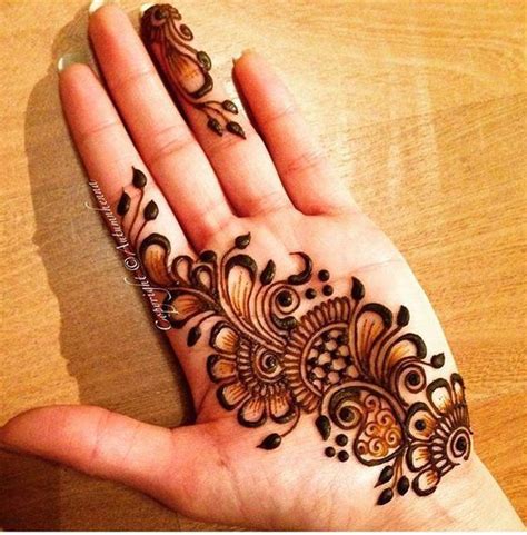 We can live the most wonderful and deeply fulfilled life if we simply choose to see the art and beauty around us. Mandhi Desgined / Stylish Pakistani Mehndi Designs For ...
